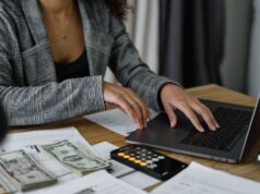 Global Salary Comparison 2026: Canada, UK, USA & Visa Jobs