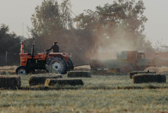 Farm Work Visa Canada vs USA 2027: Earnings & Pathways