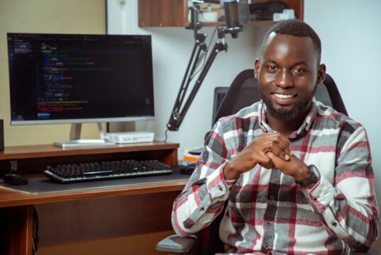 Software Engineering Manager Salaries 2026: Global Salary Guide + Visa Sponsorship